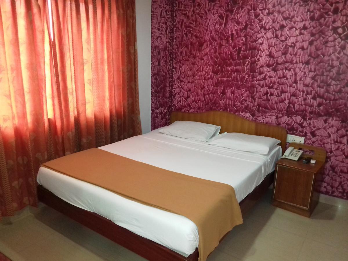 Sri Srinivasar Residency Hotel Велор Екстериор снимка