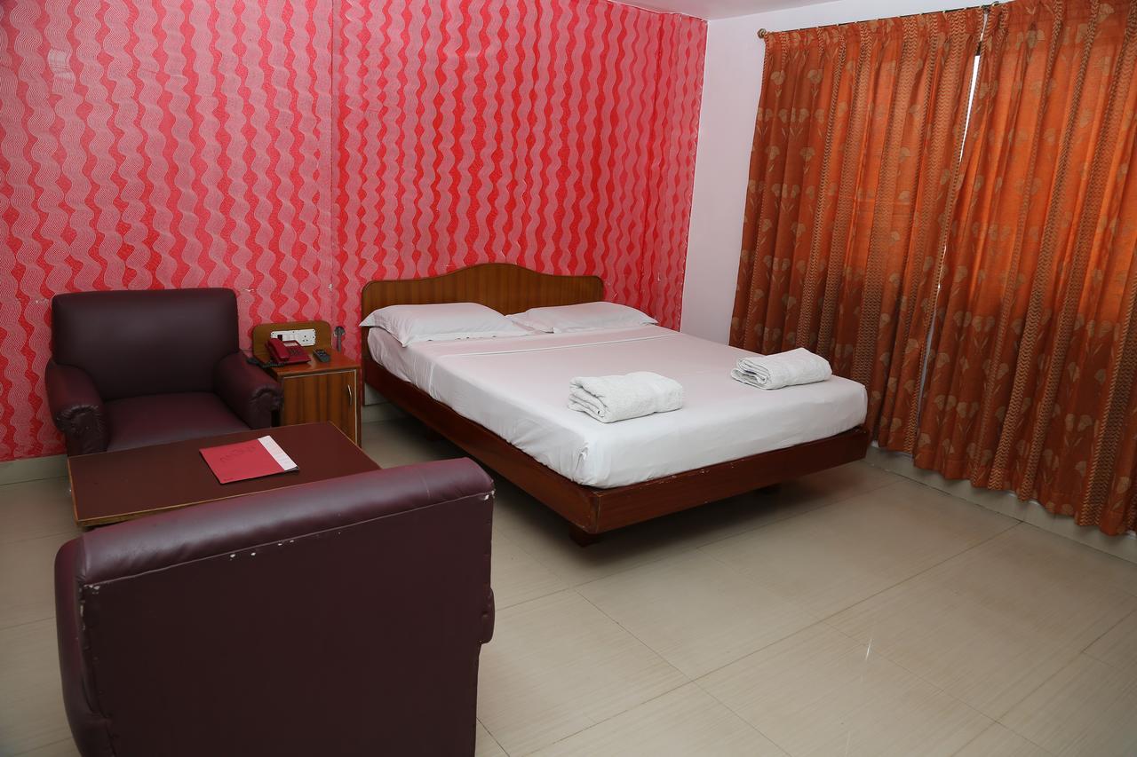Sri Srinivasar Residency Hotel Велор Екстериор снимка