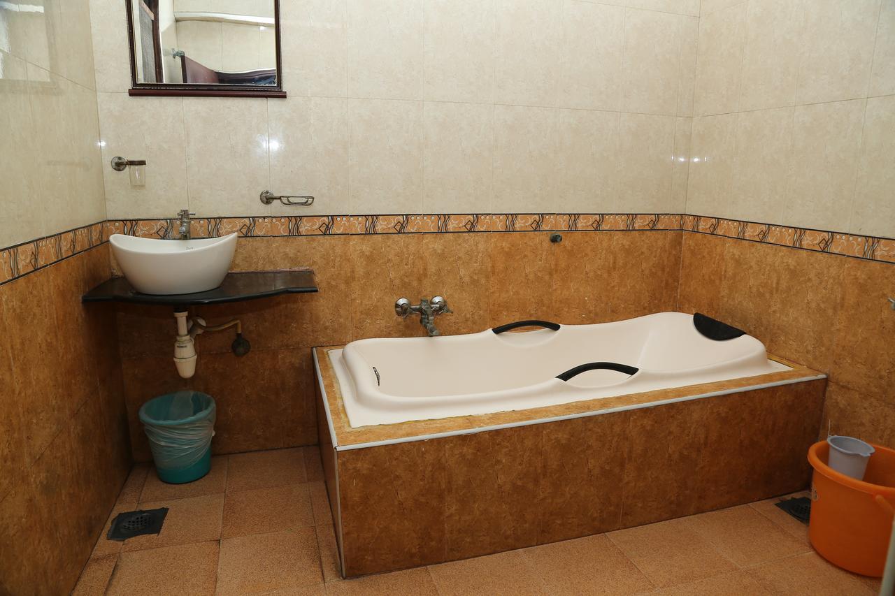Sri Srinivasar Residency Hotel Велор Екстериор снимка