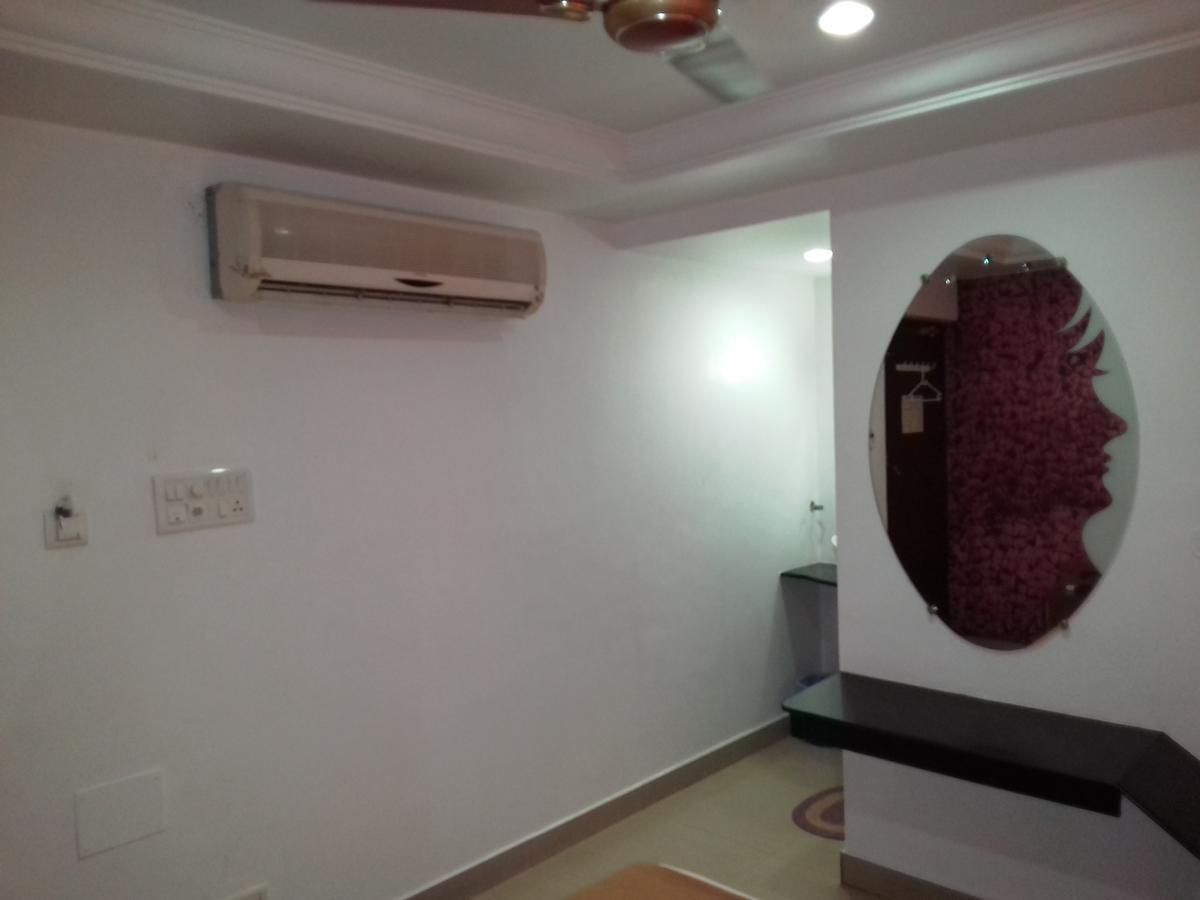 Sri Srinivasar Residency Hotel Велор Екстериор снимка