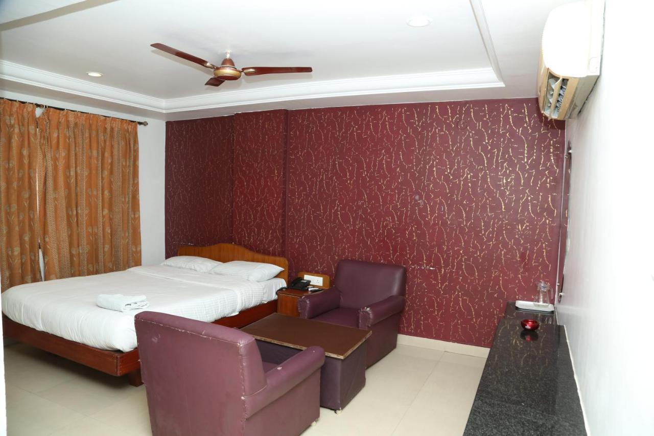 Sri Srinivasar Residency Hotel Велор Екстериор снимка