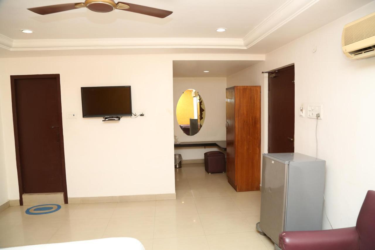 Sri Srinivasar Residency Hotel Велор Екстериор снимка