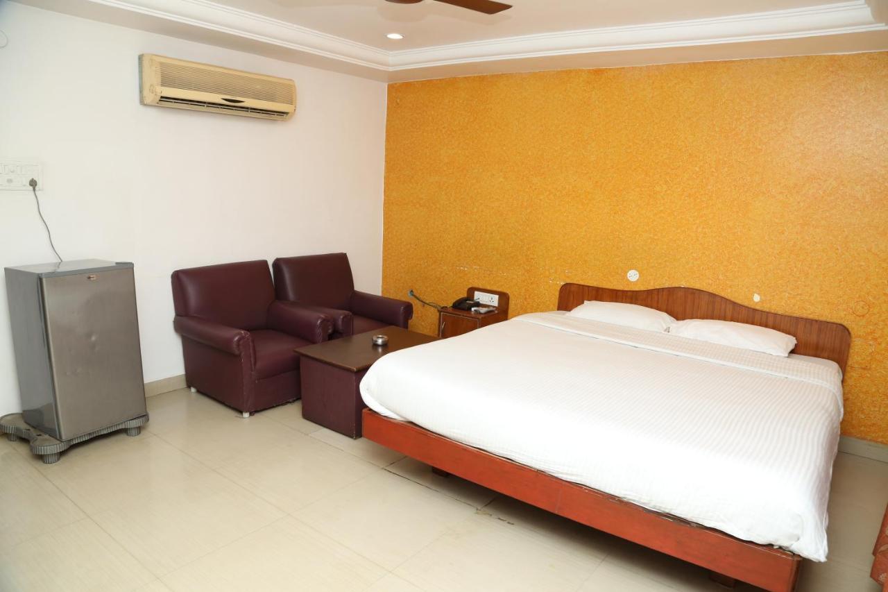 Sri Srinivasar Residency Hotel Велор Екстериор снимка